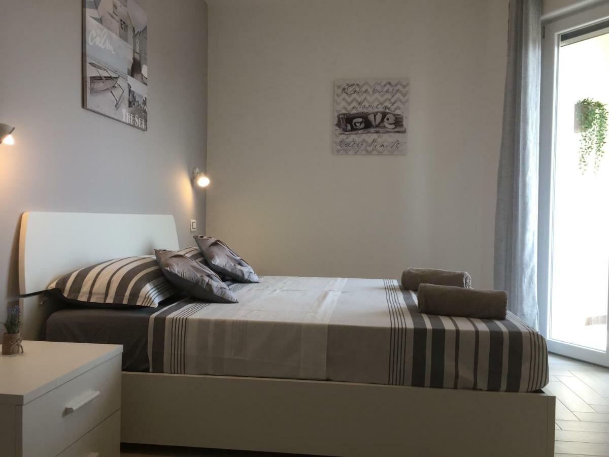 Le Domus Modern Apartments Cagliari Su Forti Екстер'єр фото