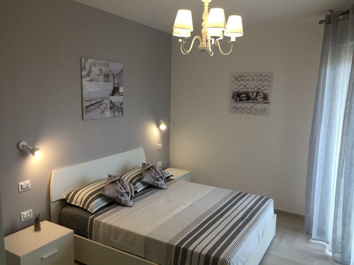 Le Domus Modern Apartments Cagliari Su Forti Екстер'єр фото