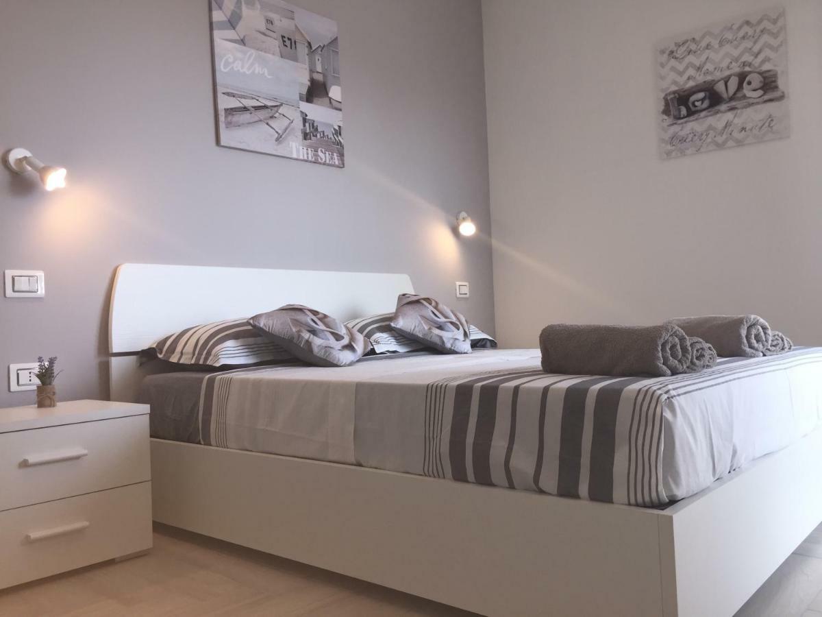 Le Domus Modern Apartments Cagliari Su Forti Екстер'єр фото