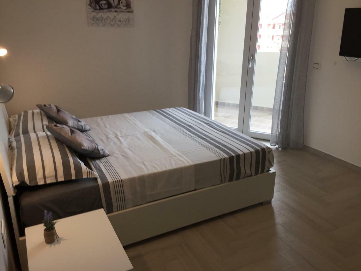 Le Domus Modern Apartments Cagliari Su Forti Екстер'єр фото