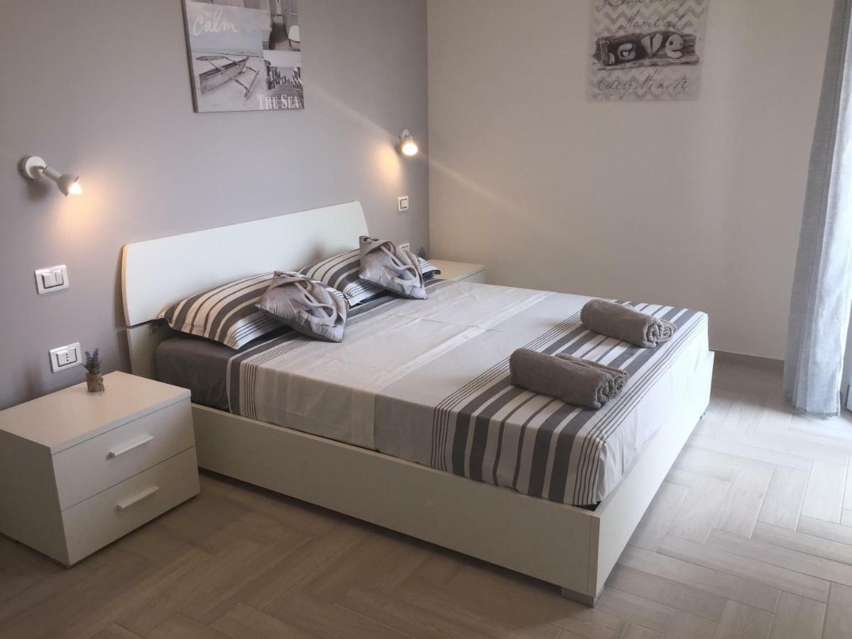 Le Domus Modern Apartments Cagliari Su Forti Екстер'єр фото